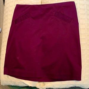 Above the knee straight skirt